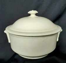 Ancienne soupière émaillée blanche 