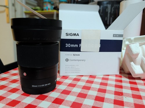 Sigma 30mm dc dn - dc,