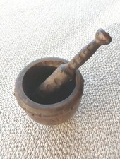 Ancien Mortier Et pilon En Bois Et Clous