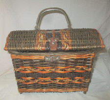 ANCIEN PANIER d'ENFANT OU GRANDE POUPEE EN OSIER TRESSE/ BRINS  COULEUR .