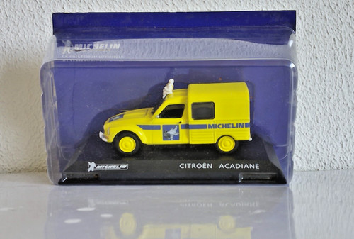 Voiture ixo altaya - 1/43,