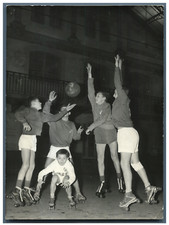 Basket à roulettes au lycée Carnot à Paris Vintage silver print Tirage argenti