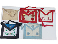 Lot 5 Tabliers maçonniques