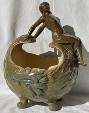 CACHE POT  EN GRES  DE SARREGUEMINES FEMME DRAPE ART NOUVEAU