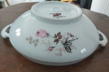 Soupière en porcelaine, Création A Deshoulières France