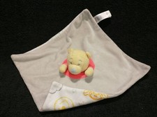 doudou plat winnie gris jaune rouge  Primark Disney baby Etat neuf