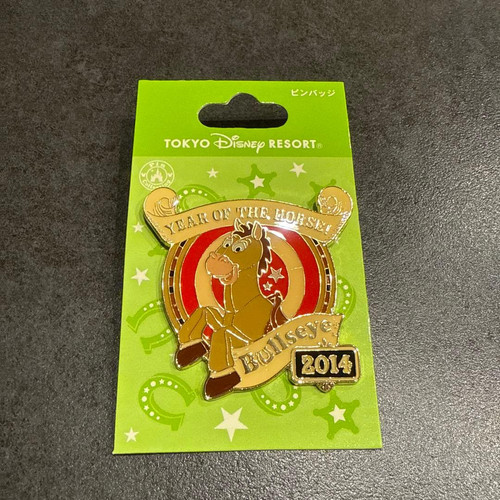 Rare badge pin tokyo disney - badge,