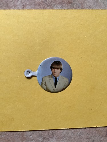 Badge métal année rare - badge,