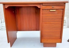 Bureau plat a rideau style Scandinave en teck année 60 larg 93 prof 53 haut 77cm