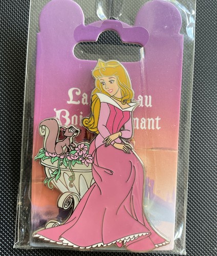 Pin aurore écureuil - pin’s,
