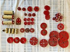 gros lot meccano ancien doré + rouge + bleu quadrillé or  ( entre  1934 et 1954)