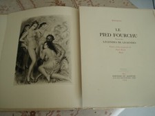 BECAT - Curiosa - LE PIED