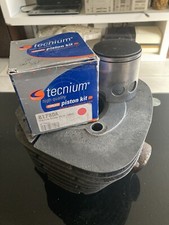 Yamaha AT2 250cc de 1973 chemise avec sont piston neuf 