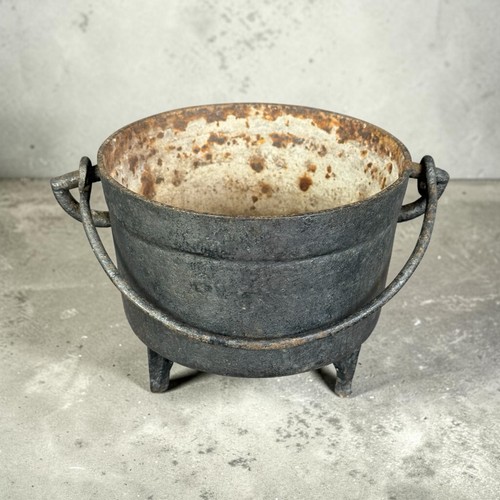 Ancien petit chaudron tripode - ancien,
