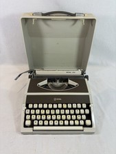 Machine à écrire Royal 200