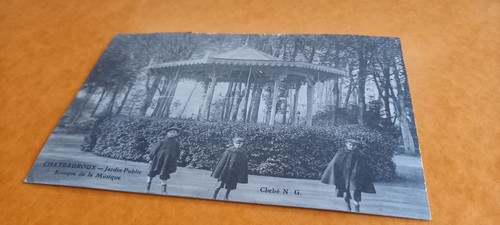 Cpa chateauroux jardin - ,