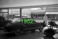 VOLKSWAGEN KARMANN GHIA EN EXPOSITION EN 1962.......... PHOTO (20x30 CM)