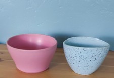 Lot de 2 pots de fleurs en céramique  décoratifs uniques 