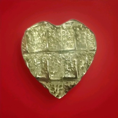 Belle broche pin coeur ysl - pin's,