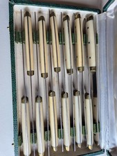 boite de 12 couteaux manche en