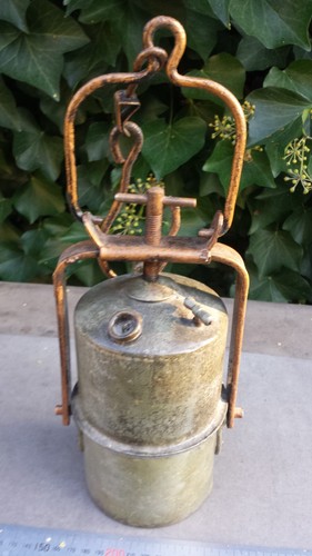 Ancienne lampe mineur à - de,