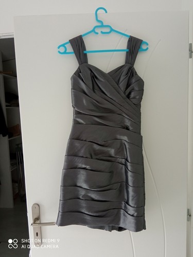 Robe satin gris - en,