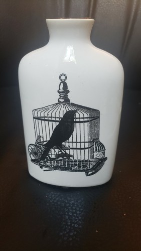 White flask bud - white,