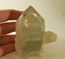 Quartz fantome marqué de chlorite 446g collection fantôme