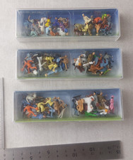 Lot de 108 figurines pour