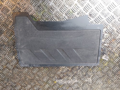 Protection cache moteur - ,
