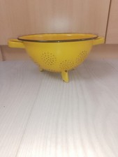 Ancienne Passoire En Tôle Émaillée Jaune Vintage