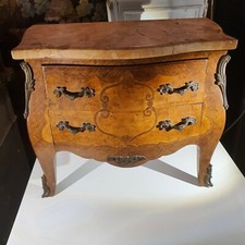 Petite Commode De Maîtrise