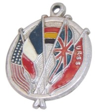 Médaille drapeaux alliés libération français WW2
