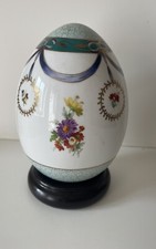 Grand Oeuf en Porcelaine décor Peint Main Bouquet Fleurs Rehaussé sur socle Déco