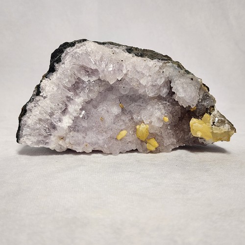 Stunning half geode - half,