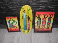 3 TABLEAUX  EN BOIS SCULPTE  