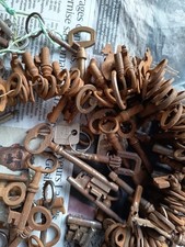 gros lot de  clés anciennes