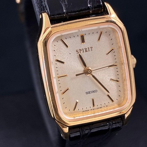 Montre ancienne quartz - ancienne, à