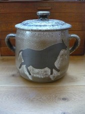 Grand pot couvert SAINT CLEMENT décor rupestre aurochs