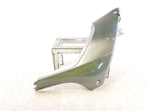 Cache lateral droit honda - -,