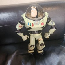 Figurine parlante interactive