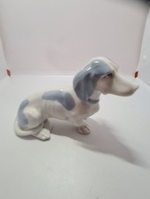 Chien En Porcelaine. Teckel En