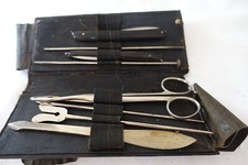 trousse de chirurgie médecin de campagne XIX Leather doctor medical set