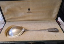 PUIFORCAT. Pelle à fraises  Argent Massif  Poinçon Minerve Et Orfèvre