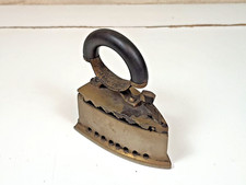 PETIT FER A REPASSER ANCIEN A BRAISE METAL CHROME NICKELE XIXEME DENTELLIERE