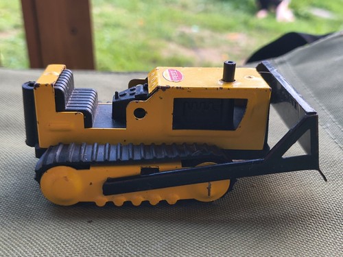 Bulldozer tonka truck - tonka,
