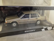 Minichamps 155171700 VOLVO 740