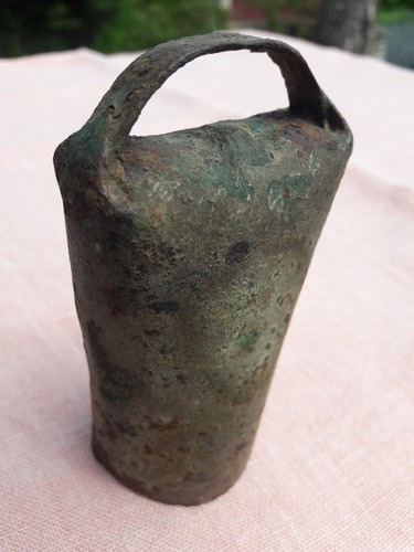 Ancienne cloche brebis en - ancienne, a