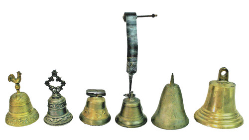 Lot six cloches - , de