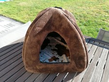 Niche Tipi Couchage triangulaire pour chat et chien Martin Sellier 